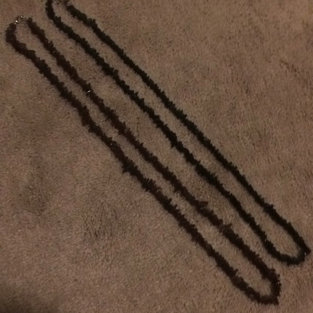 Set of two chip stone necklaces
